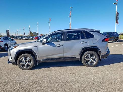 Used 2024 Toyota RAV4 SE image 8