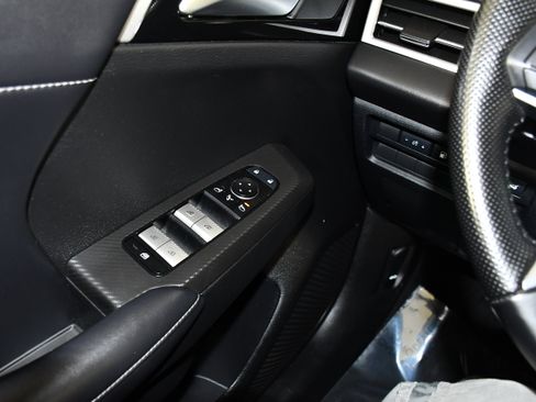 Used 2025 Mitsubishi Outlander SE AWD/4WD image 32