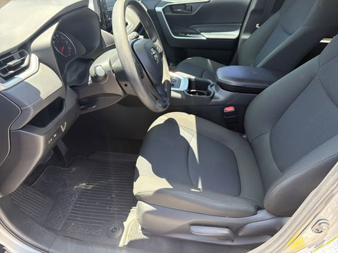 Certified 2022 Toyota RAV4 LE FWD image 19