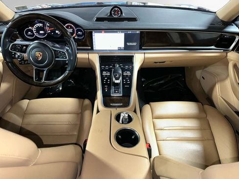 Used 2018 Porsche Panamera 4 image 19