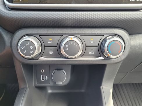 New 2025 Nissan Kicks Play S image 10