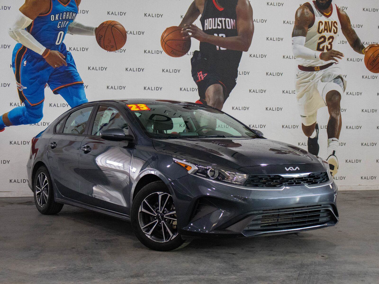 Used 2023 Kia Forte LXS w/ LXS Technology Package FWD image 2