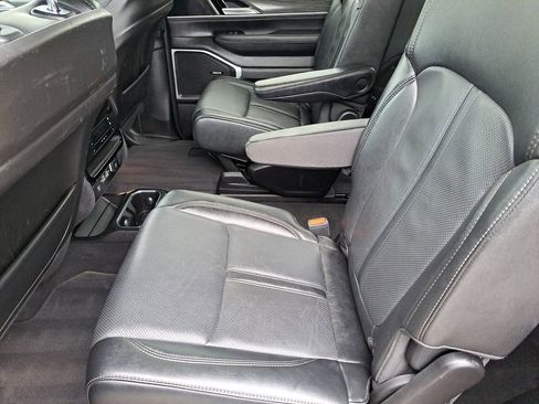 Used 2024 Jeep Wagoneer Series III image 16