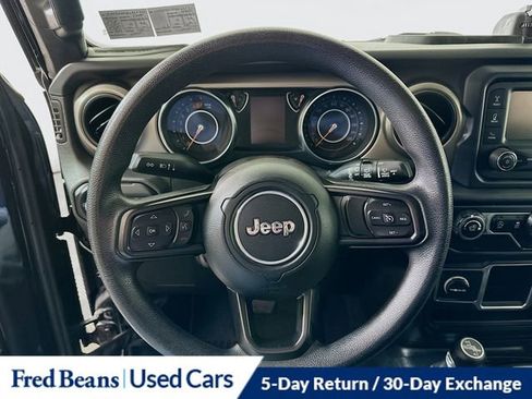 Used 2018 Jeep Wrangler Sport image 13