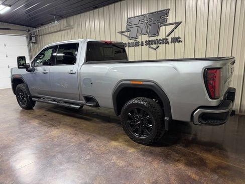 Used 2024 GMC Sierra 2500 AT4 w/ Technology Package AWD/4WD image 5