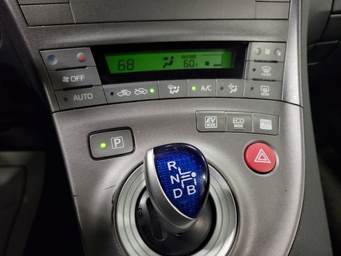 Used 2014 Toyota Prius Two image 16