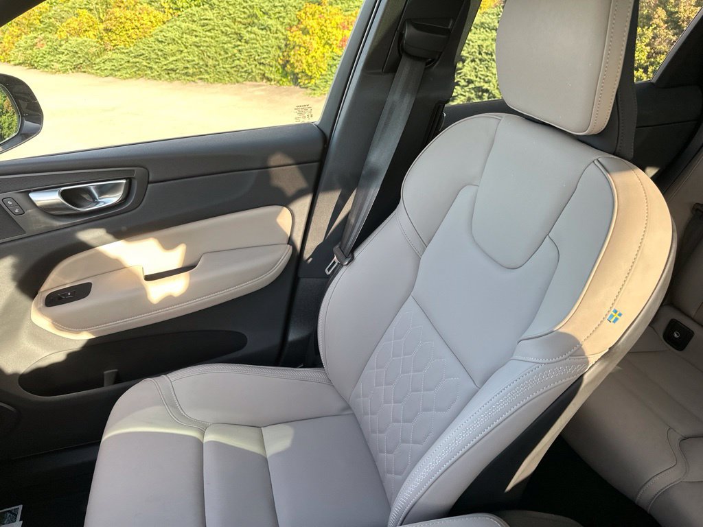 Used 2026 Volvo XC60 B5 Plus AWD/4WD image 21