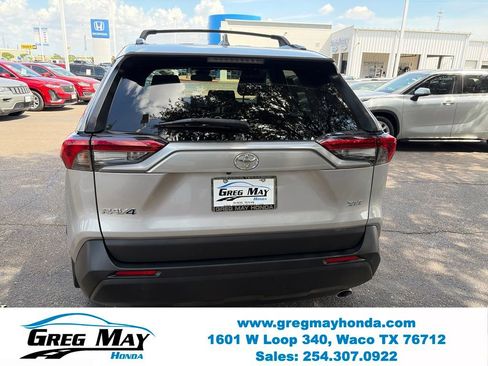 Used 2022 Toyota RAV4 XLE w/ Convenience Package FWD image 7
