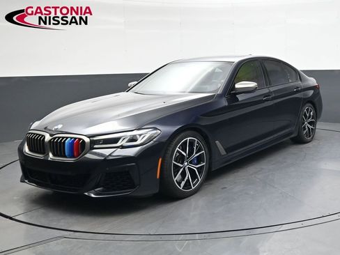 Used 2023 BMW M550i xDrive w/ Dynamic Handling Package image 9