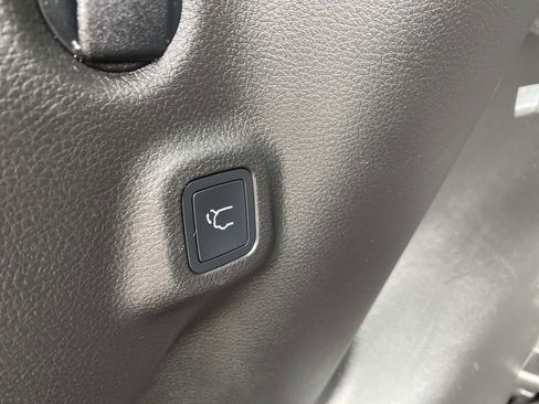 Used 2022 Jeep Compass Limited w/ (RED) Package image 7