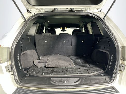 Used 2019 Jeep Grand Cherokee Laredo image 27