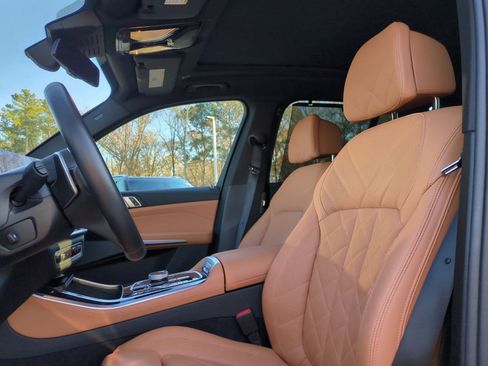 Used 2025 BMW X5 M60i image 16