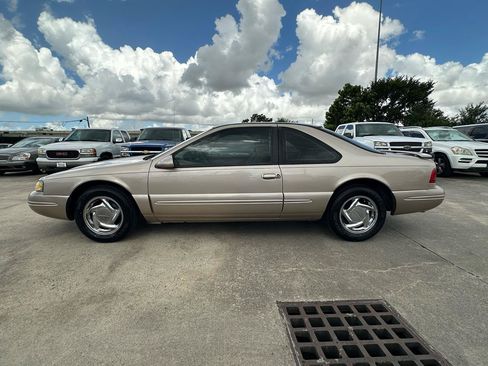 Used 1997 Ford Thunderbird LX RWD image 2