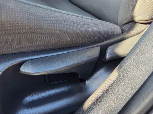 Used 2020 Toyota Corolla LE image 19