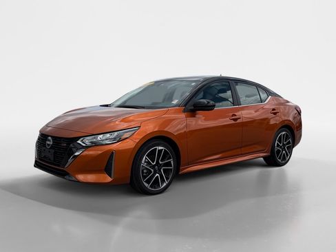Used 2025 Nissan Sentra SR w/ SR Premium Package FWD image 9