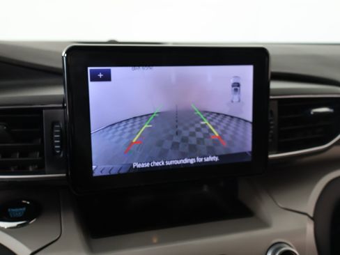 Used 2023 Ford Explorer XLT w/ Equipment Group 202A RWD image 6
