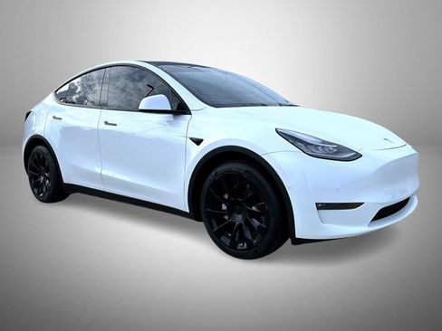 Used 2021 Tesla Model Y Long Range AWD/4WD image 3