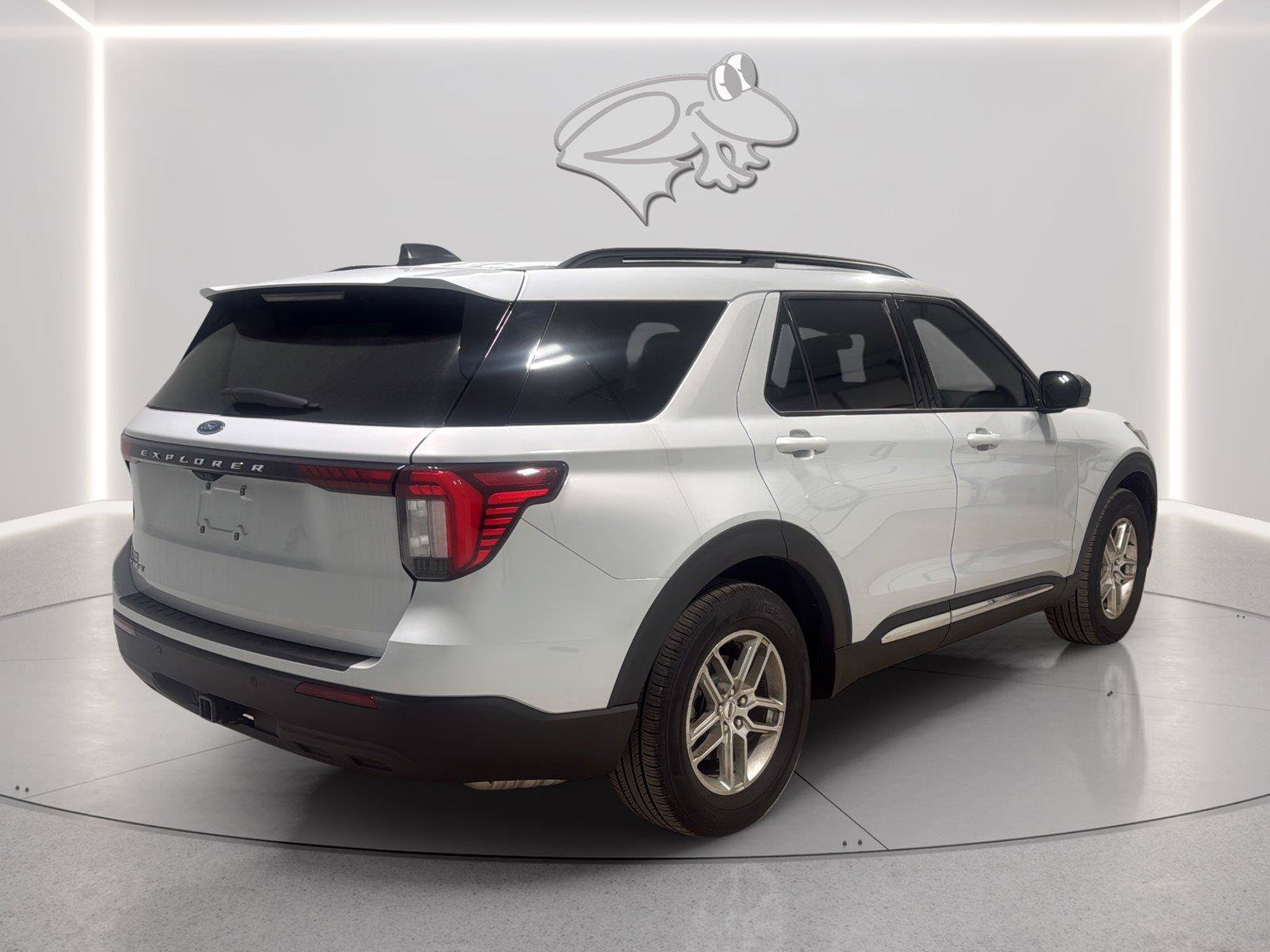 Certified 2025 Ford Explorer Active RWD image 5