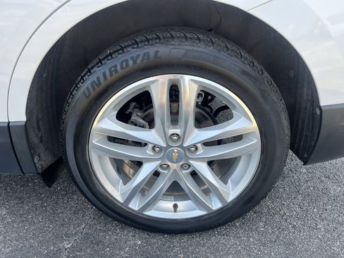 Used 2018 Chevrolet Equinox Premier FWD image 9