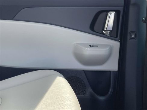New 2026 Kia Carnival EX image 22