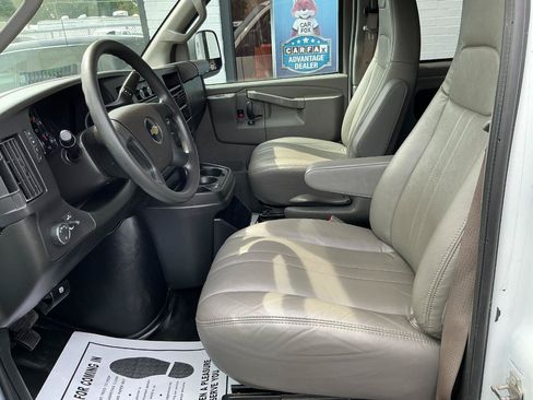 Used 2023 Chevrolet Express 2500 LS RWD image 8
