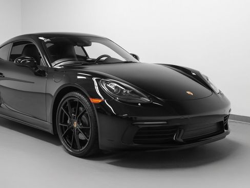 Certified 2022 Porsche 718 Cayman RWD image 9