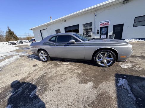 Used 2011 Dodge Challenger R/T image 6