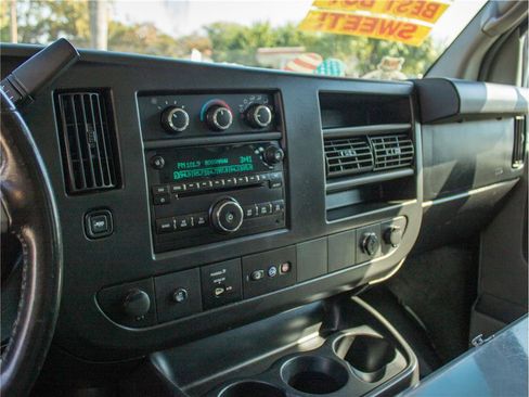 Used 2014 Chevrolet Express 2500 image 13