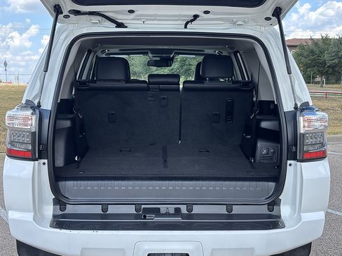 Certified 2020 Toyota 4Runner SR5 Premium w/ Moonroof Package RWD image 8