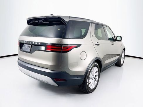 Used 2024 Land Rover Discovery S image 5