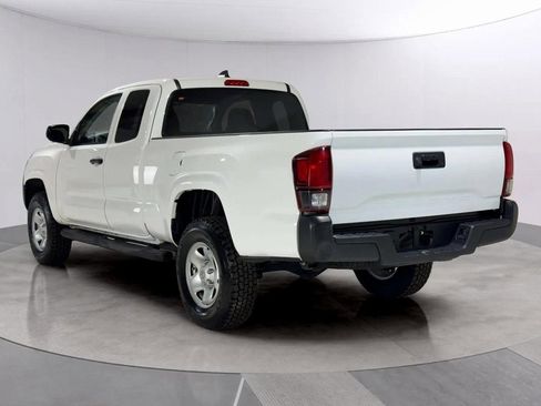 Used 2022 Toyota Tacoma SR image 11