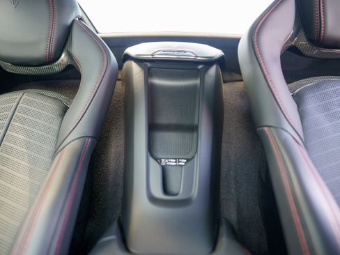 Used 2024 Chevrolet Corvette Z06 RWD image 30