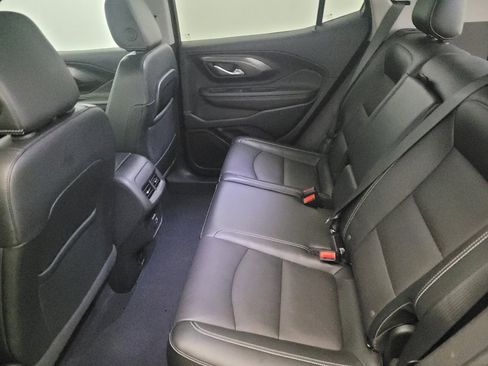 Used 2022 GMC Terrain SLT image 18