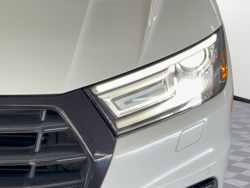Used 2020 Audi Q5 2.0T Premium w/ Titanium Sport Package AWD/4WD image 12