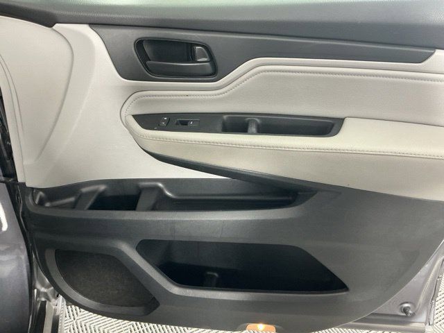 Used 2018 Honda Odyssey Touring image 13
