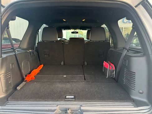 Used 2015 Ford Expedition XLT w/ Equipment Group 202A RWD image 7
