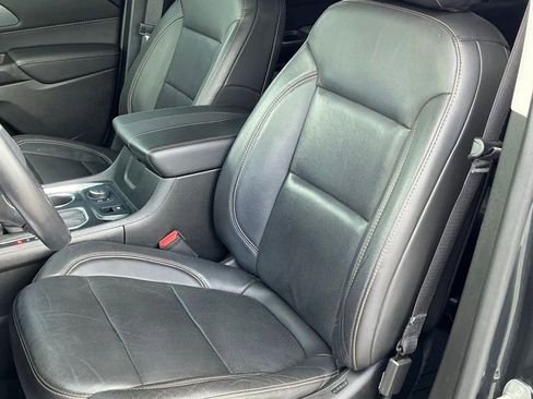 Used 2020 Chevrolet Traverse Premier FWD image 31