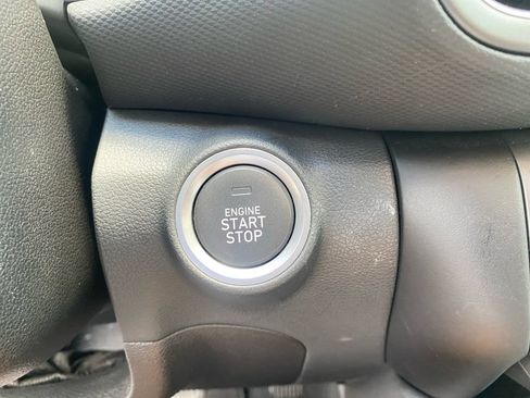 Used 2022 Hyundai Kona Limited FWD image 18