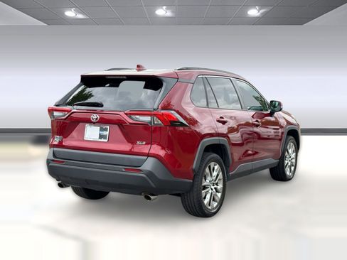 Used 2021 Toyota RAV4 XLE Premium FWD image 9