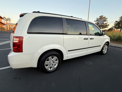Used 2009 Dodge Grand Caravan image 7