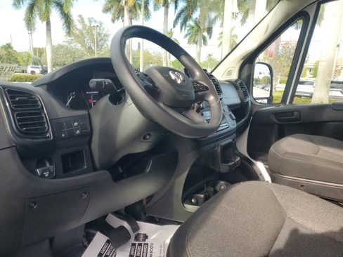 Used 2025 RAM ProMaster 2500 w/ Convenience Group FWD image 15