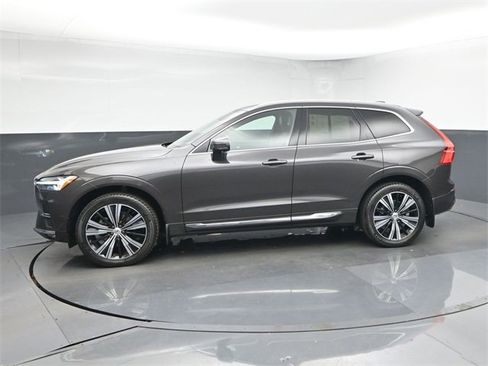 Used 2022 Volvo XC60 B5 Inscription image 5