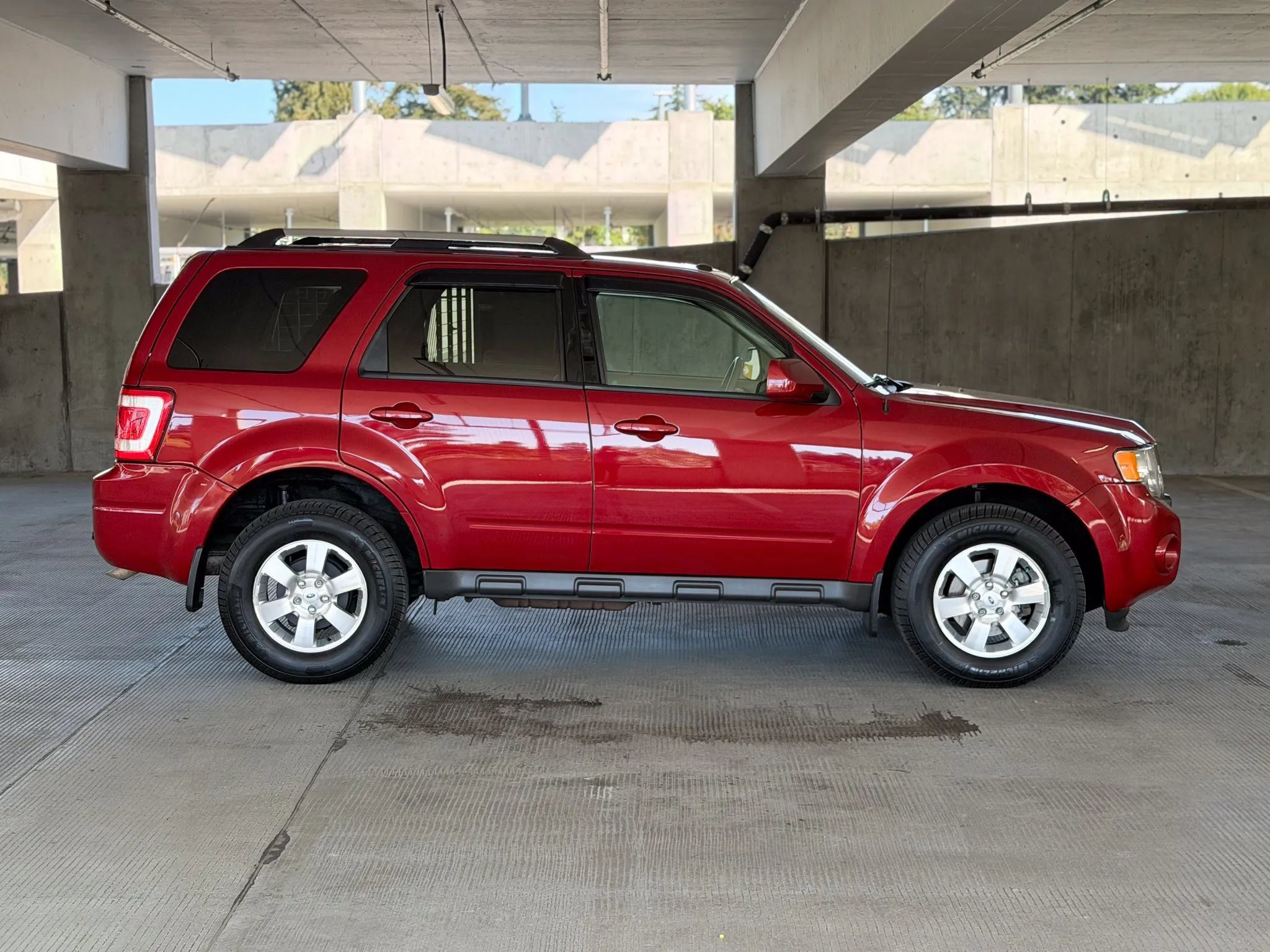 Used 2011 Ford Escape Limited w/ 302A Rapid Spec Order Code AWD/4WD image 4