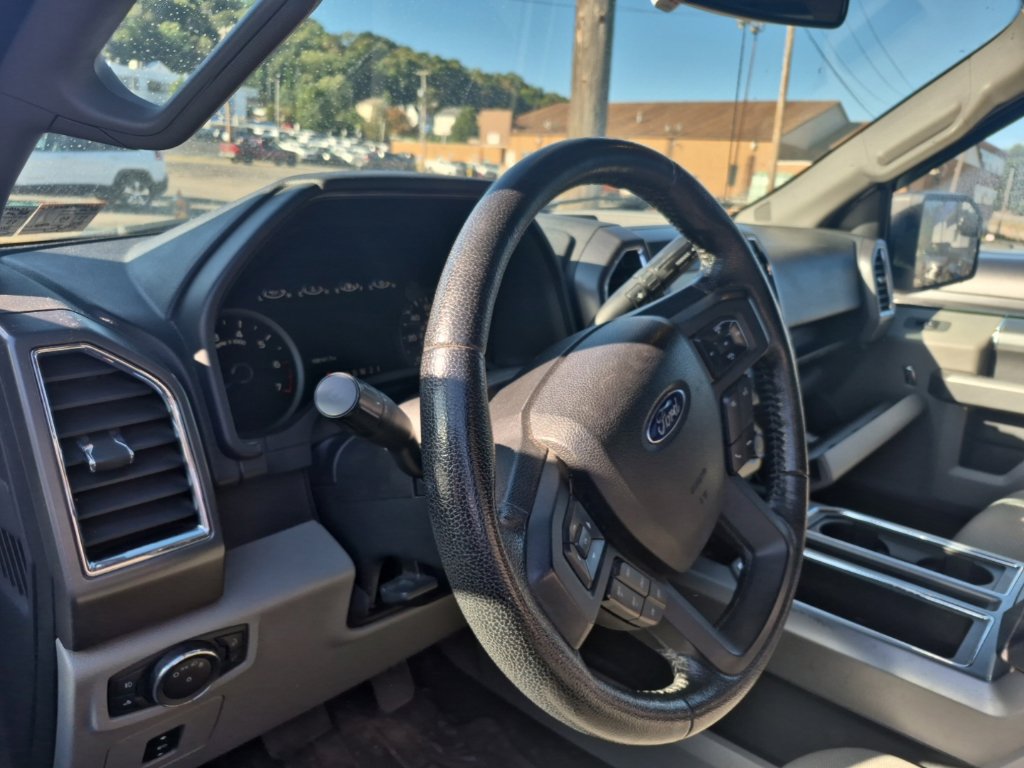 Used 2015 Ford F150 XLT w/ Equipment Group 302A Luxury AWD/4WD image 10