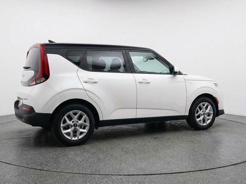 Used 2025 Kia Soul LX w/ LX Technology Package image 9