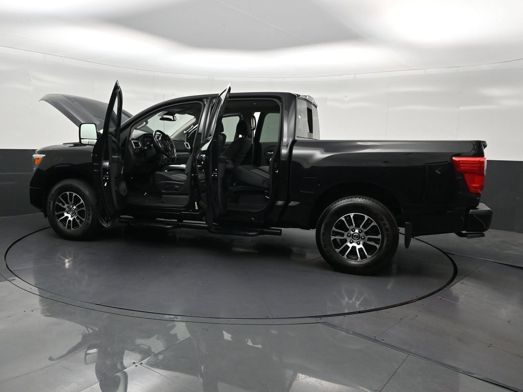 Used 2021 Nissan Titan SV w/ SV Convenience Package AWD/4WD image 34