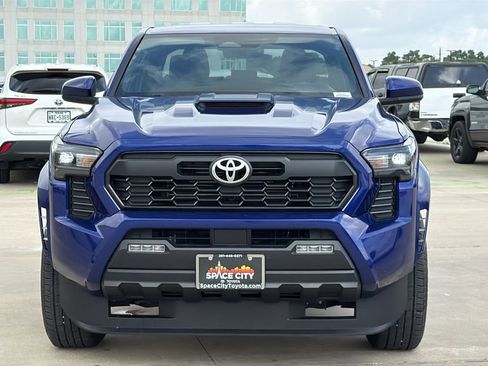 Certified 2025 Toyota Tacoma TRD Sport AWD/4WD image 8