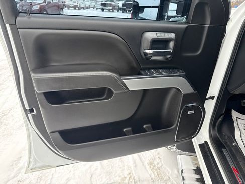 Used 2018 Chevrolet Silverado 2500 LTZ w/ Vortec Plus Package image 11