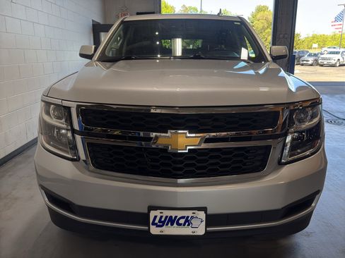 Used 2020 Chevrolet Suburban LT AWD/4WD image 8