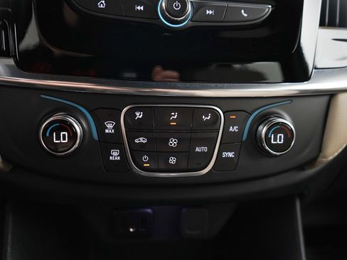 Used 2023 Chevrolet Traverse LS AWD/4WD image 24